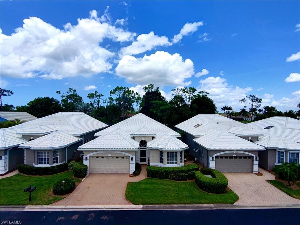 19343 Silver Oak Dr, Estero, FL 33967-4