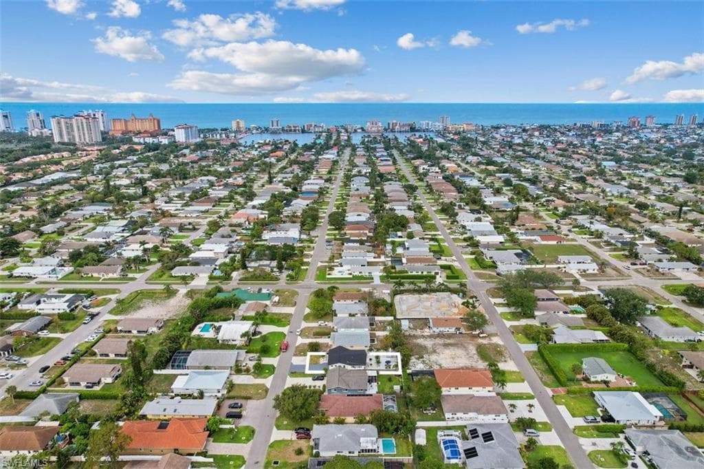 717 95th Ave N, Naples, FL 34108-13