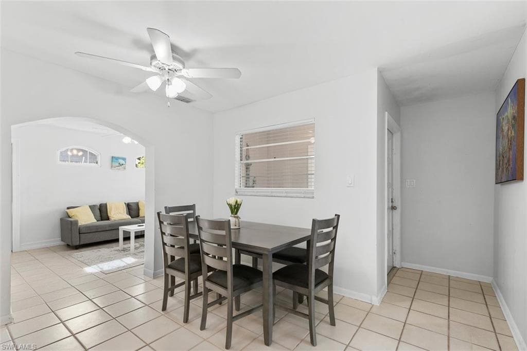 717 95th Ave N, Naples, FL 34108-15