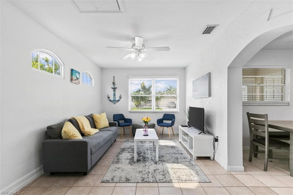 717 95th Ave N, Naples, FL 34108-16