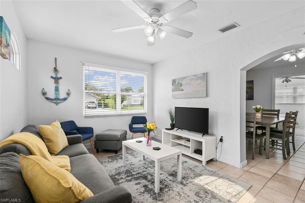 717 95th Ave N, Naples, FL 34108-17
