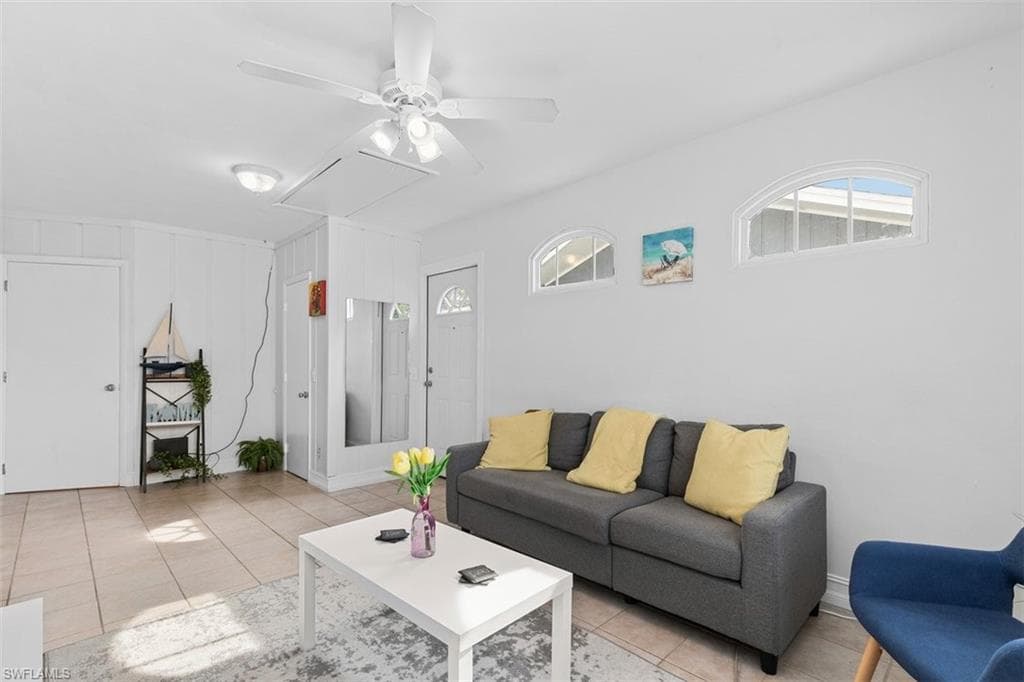 717 95th Ave N, Naples, FL 34108-18
