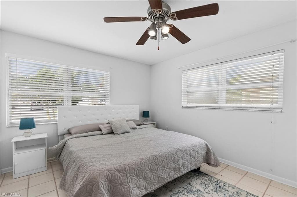 717 95th Ave N, Naples, FL 34108-21
