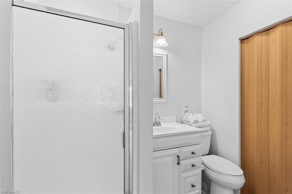 717 95th Ave N, Naples, FL 34108-25