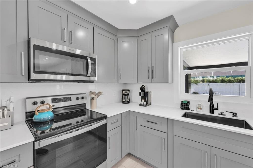 3420 Balboa Cir W, Naples, FL 34105-9