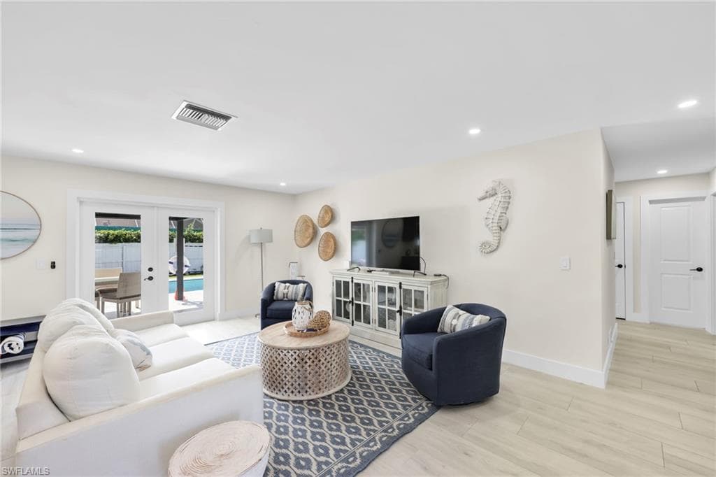 3420 Balboa Cir W, Naples, FL 34105-11