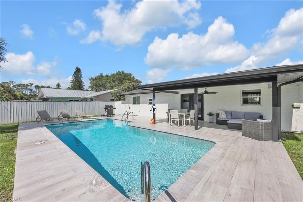 3420 Balboa Cir W, Naples, FL 34105-27