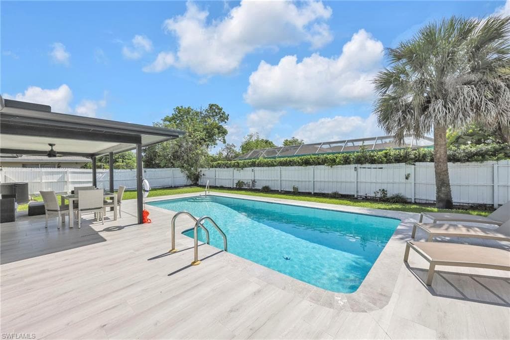 3420 Balboa Cir W, Naples, FL 34105-30