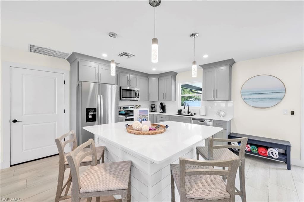 3420 Balboa Cir W, Naples, FL 34105-8