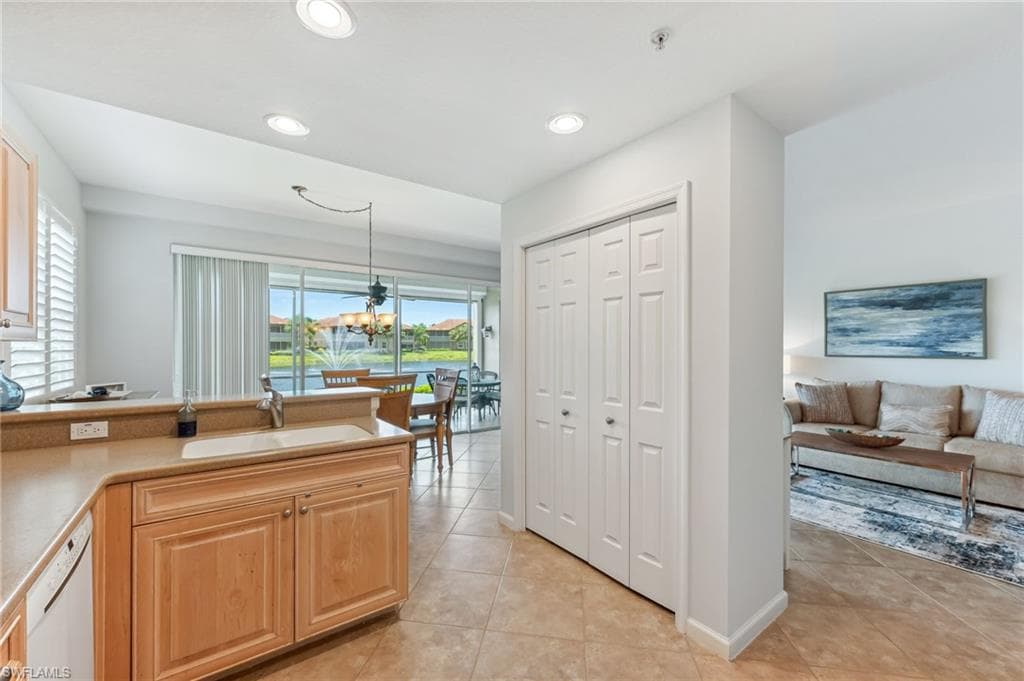 6666 Alden Woods Cir 101, Naples, FL 34113-11