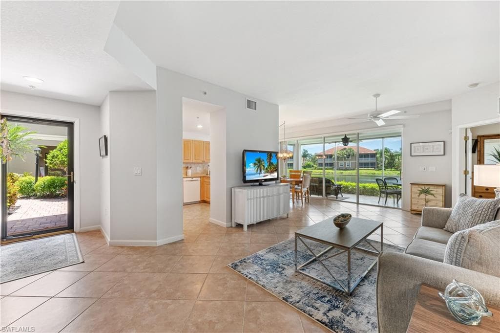 6666 Alden Woods Cir 101, Naples, FL 34113-5