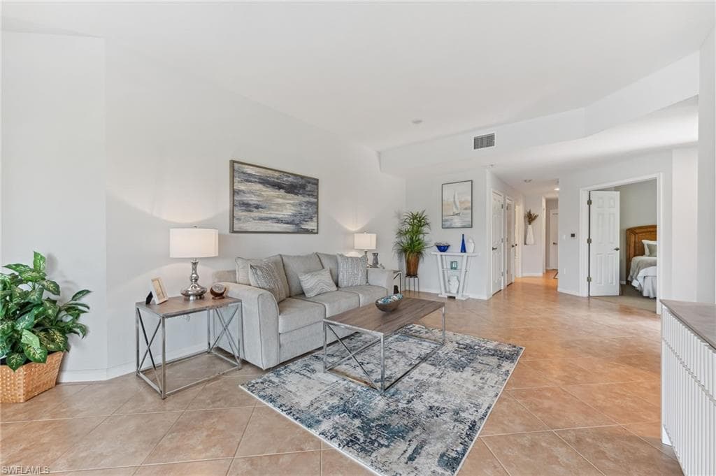 6666 Alden Woods Cir 101, Naples, FL 34113-6