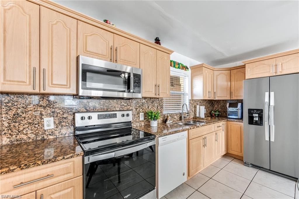 2200 50th St SW, Naples, FL 34116-1