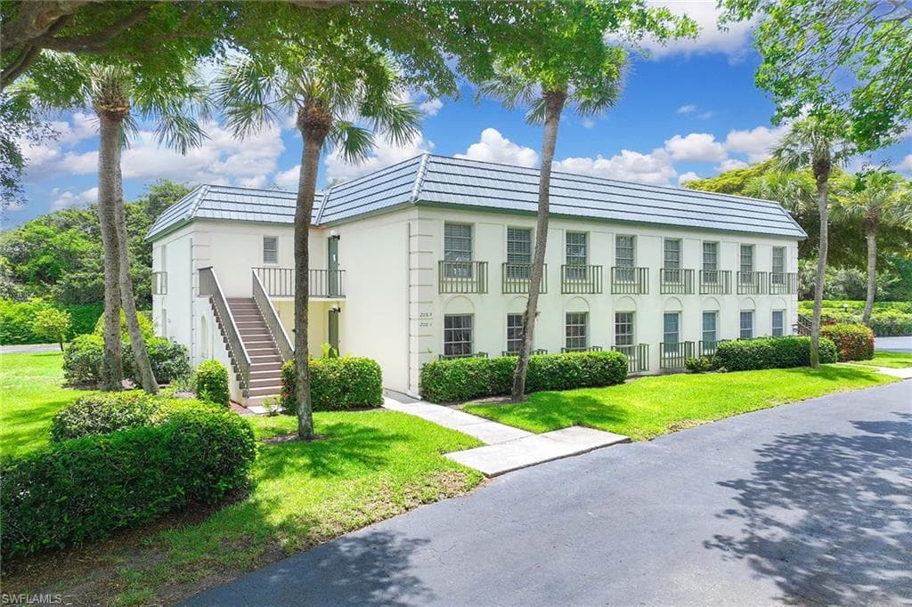 208 Bob O Link Way 208a, Naples, FL 34105-24
