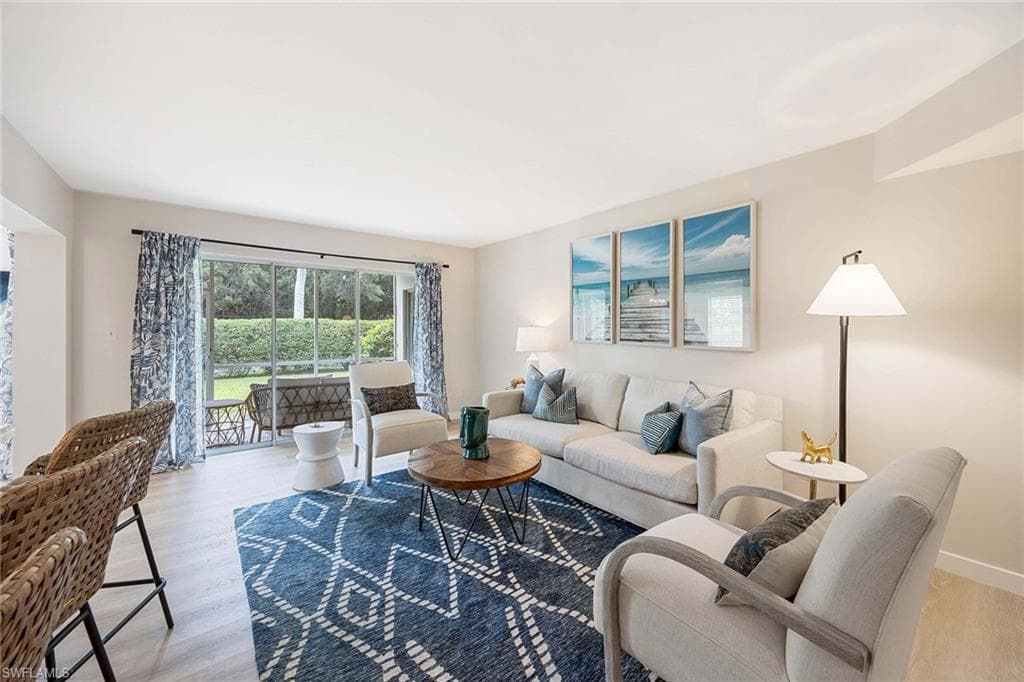 208 Bob O Link Way 208a, Naples, FL 34105-3