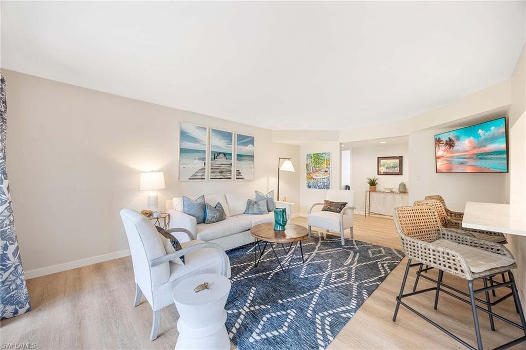 208 Bob O Link Way 208a, Naples, FL 34105-4