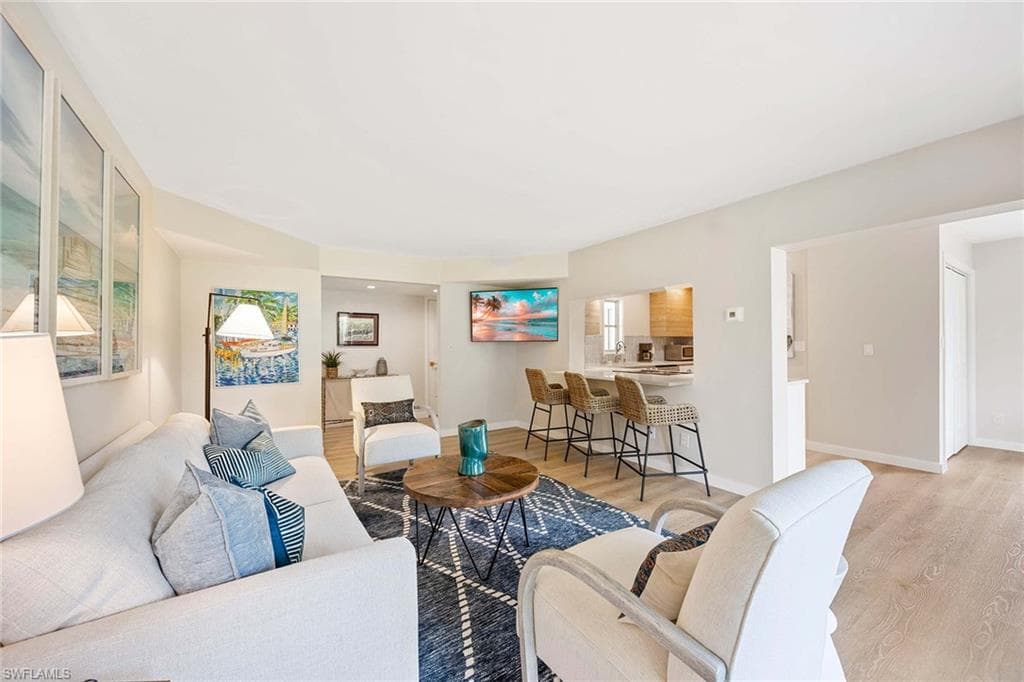 208 Bob O Link Way 208a, Naples, FL 34105-7