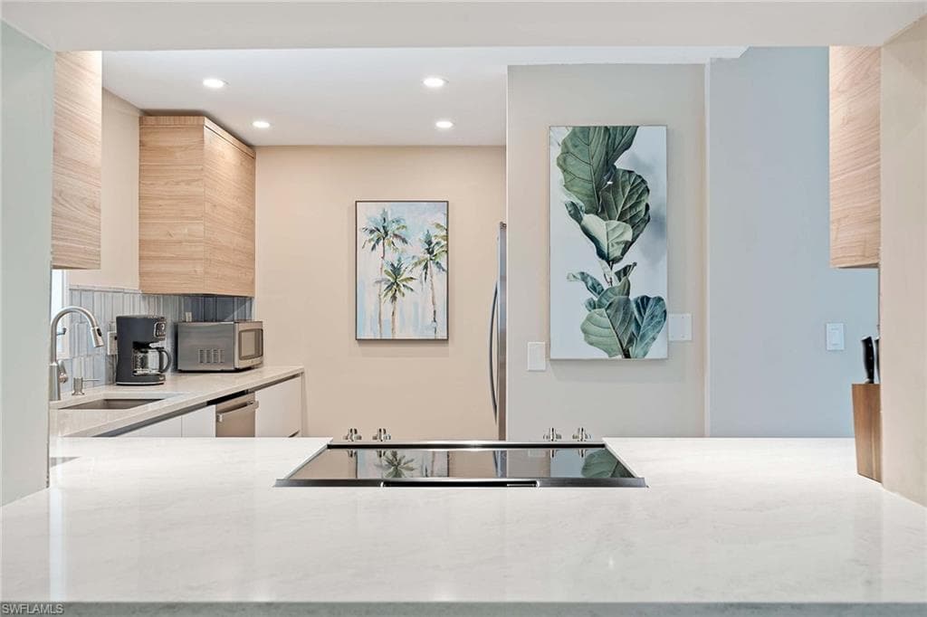 208 Bob O Link Way 208a, Naples, FL 34105-8