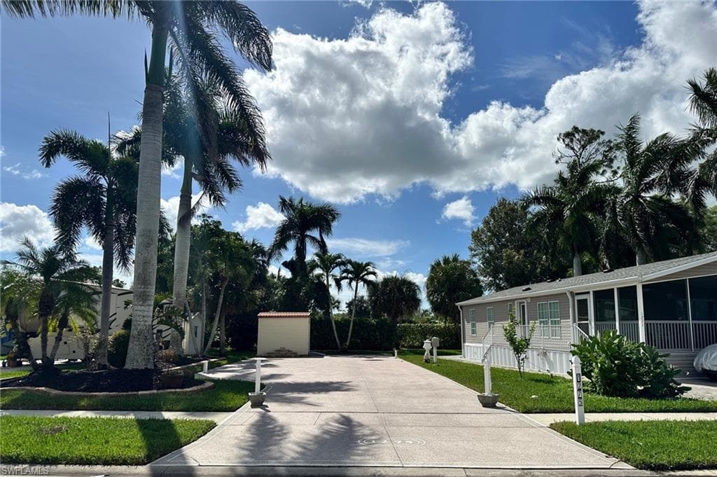 1275 Silver Lakes Blvd, Naples, FL 34114-2