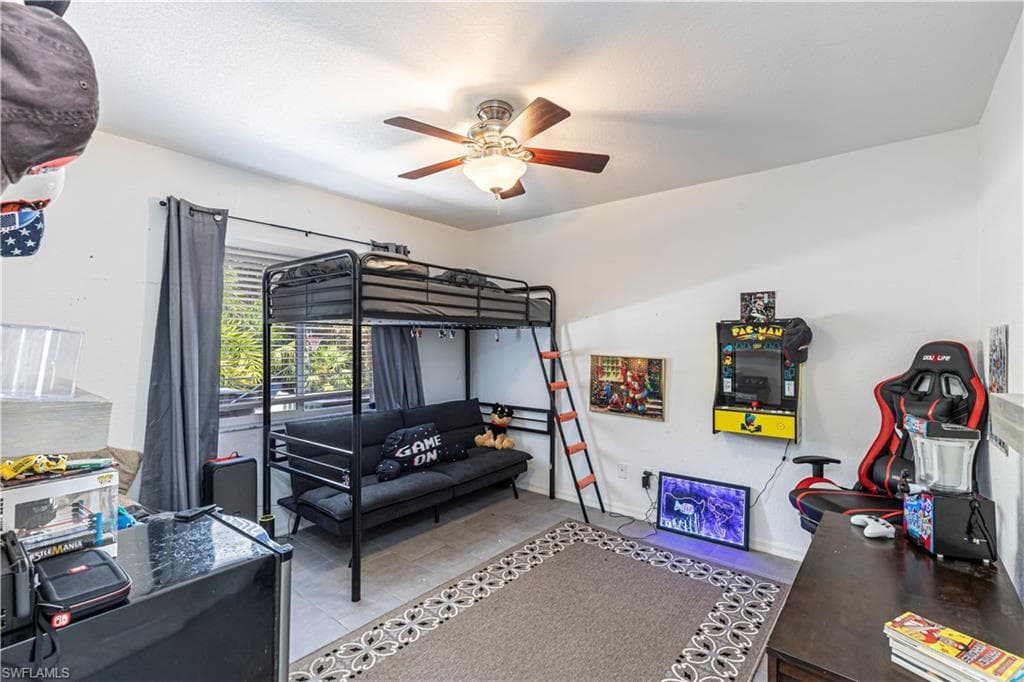 1957 19th St SW, Naples, FL 34117-9