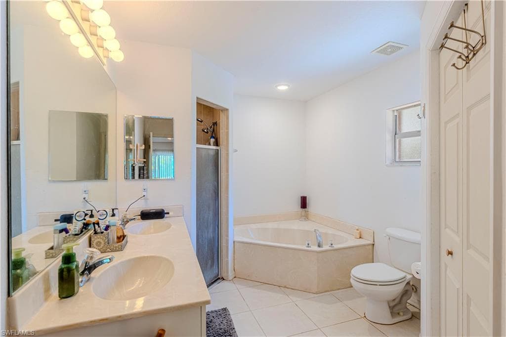 1957 19th St SW, Naples, FL 34117-24