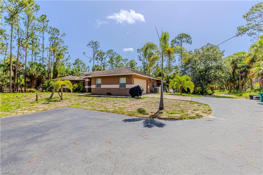 1957 19th St SW, Naples, FL 34117-34