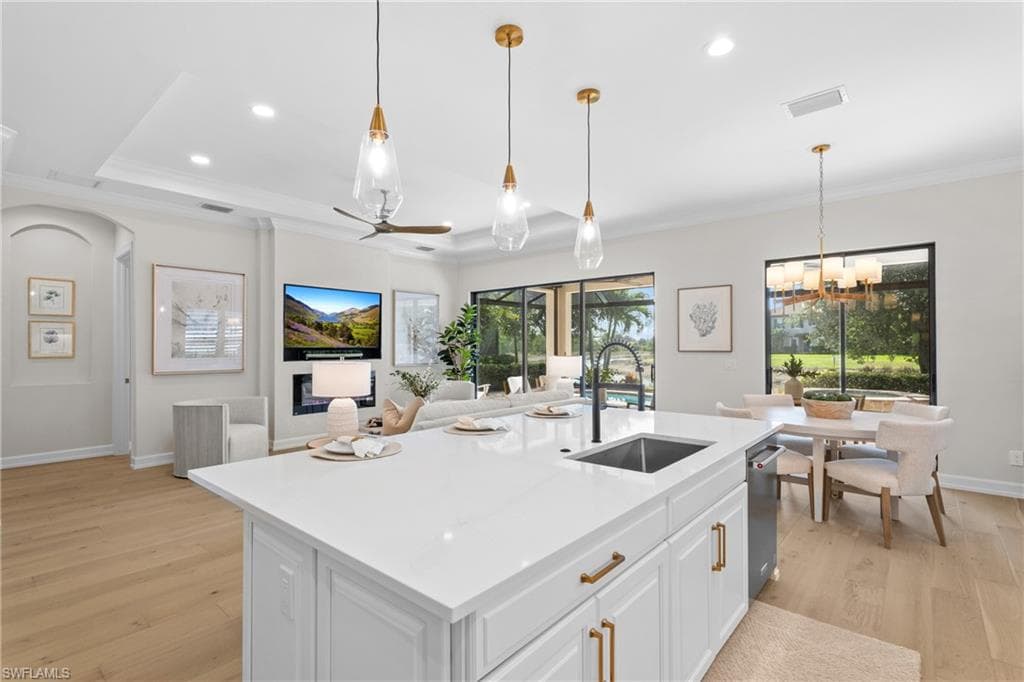 8834 Vaccaro Ct, Naples, FL 34119-14