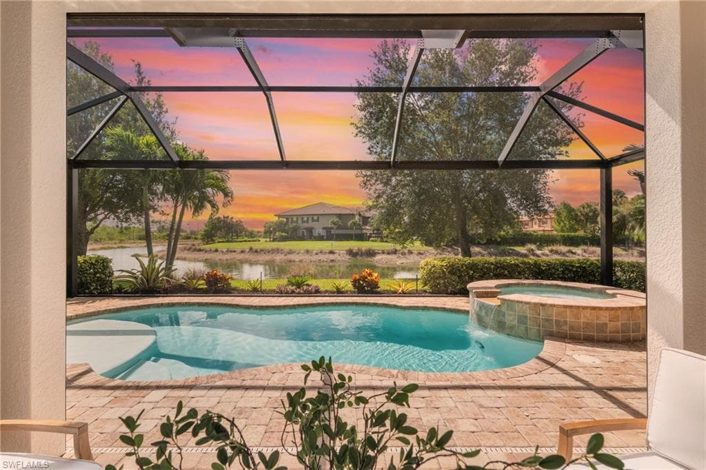 8834 Vaccaro Ct, Naples, FL 34119-1