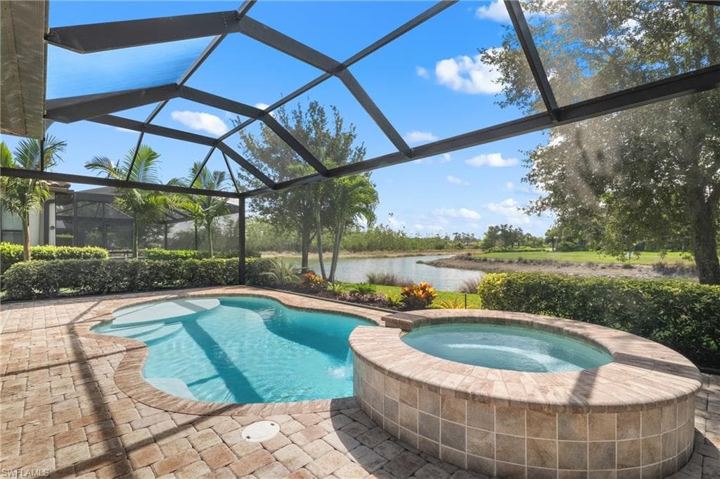 8834 Vaccaro Ct, Naples, FL 34119-3