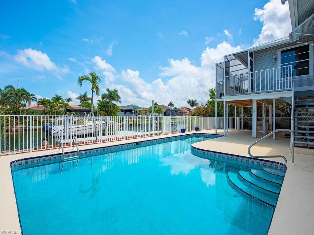1132 Bond Ct, Marco Island, FL 34145-9
