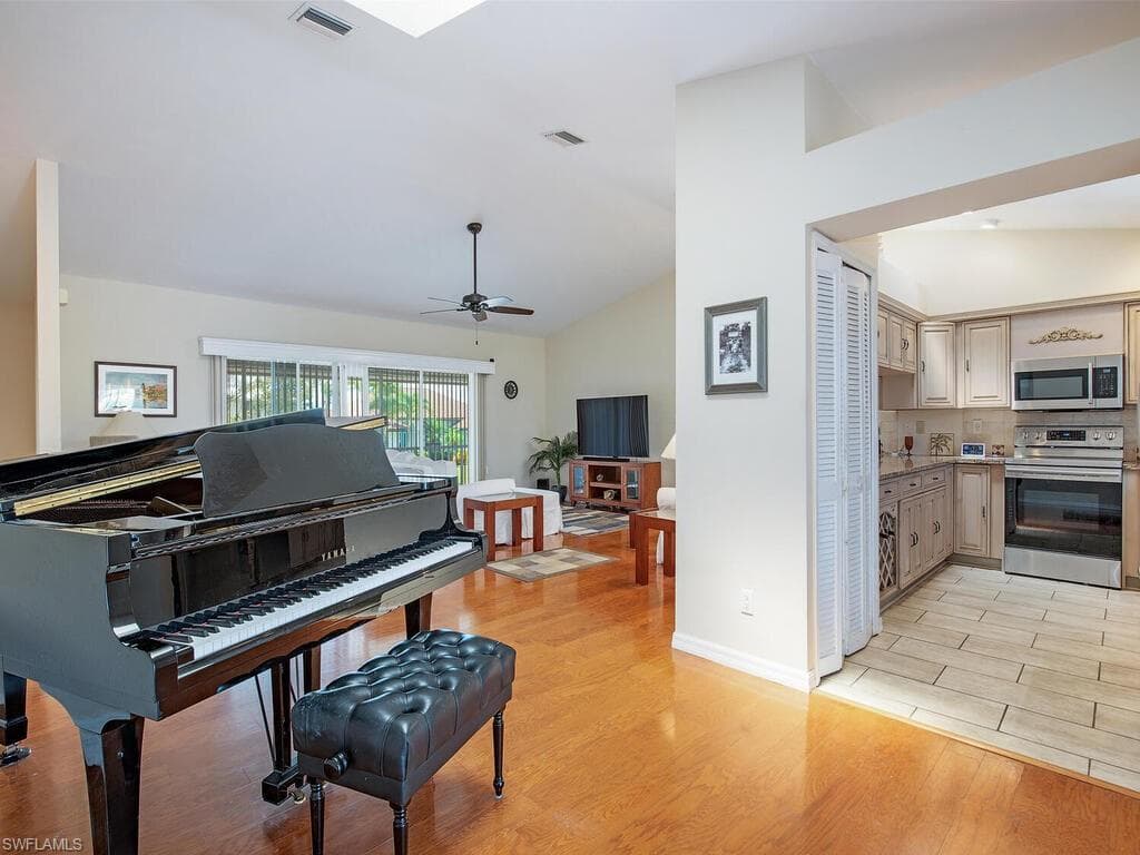 1132 Bond Ct, Marco Island, FL 34145-15