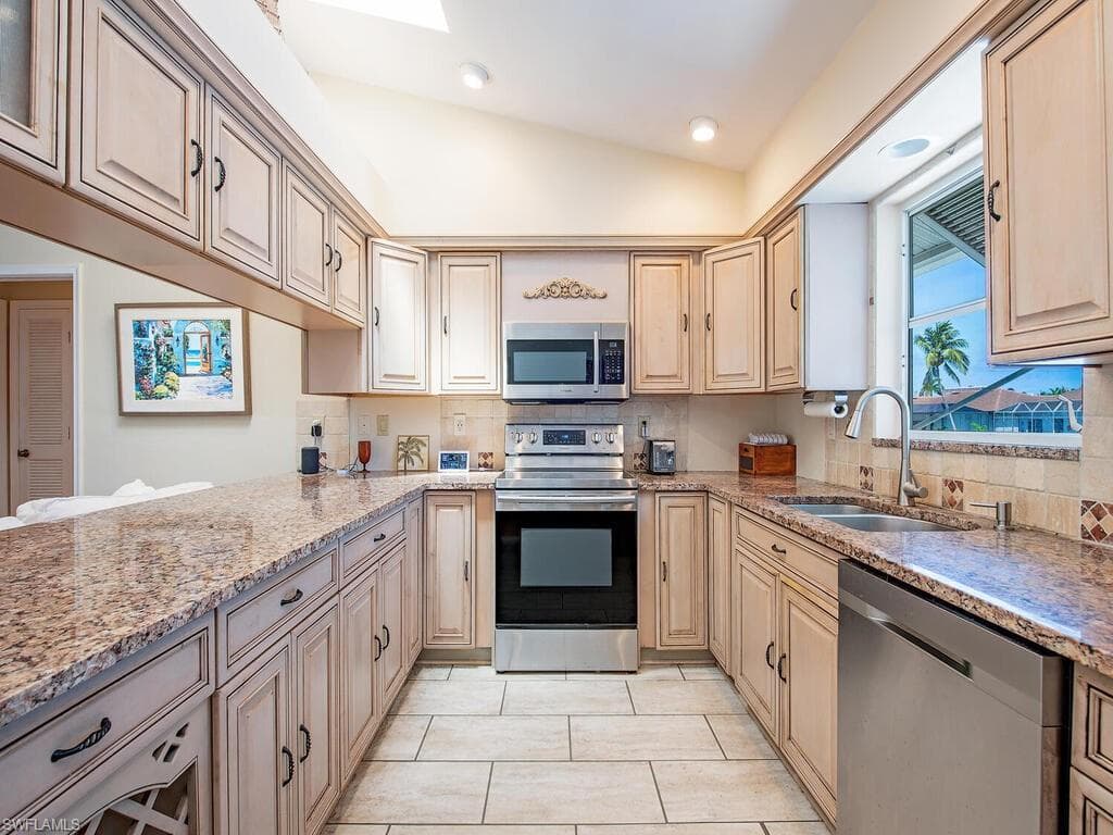 1132 Bond Ct, Marco Island, FL 34145-16