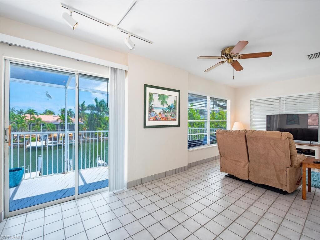 1132 Bond Ct, Marco Island, FL 34145-17