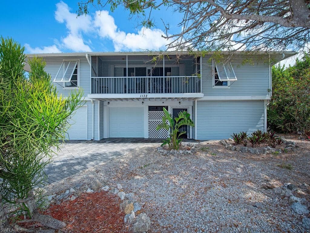1132 Bond Ct, Marco Island, FL 34145-7