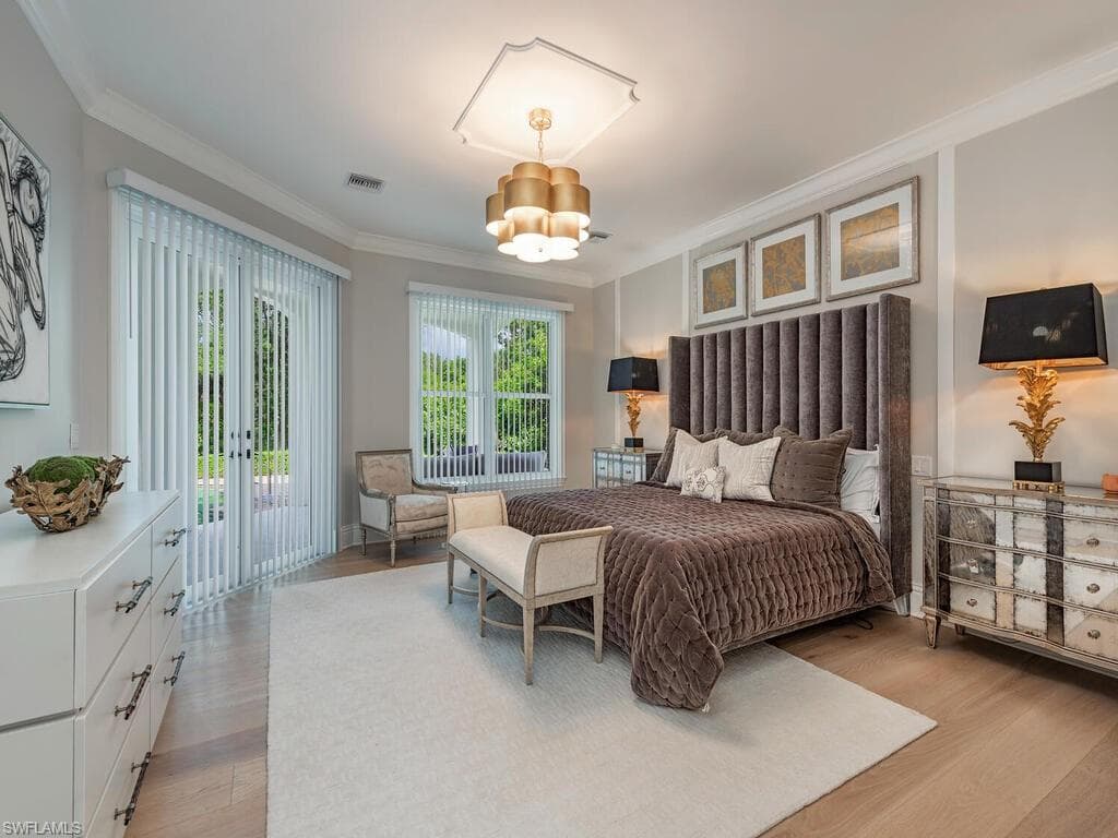 9129 The Ln, Naples, FL 34109-9