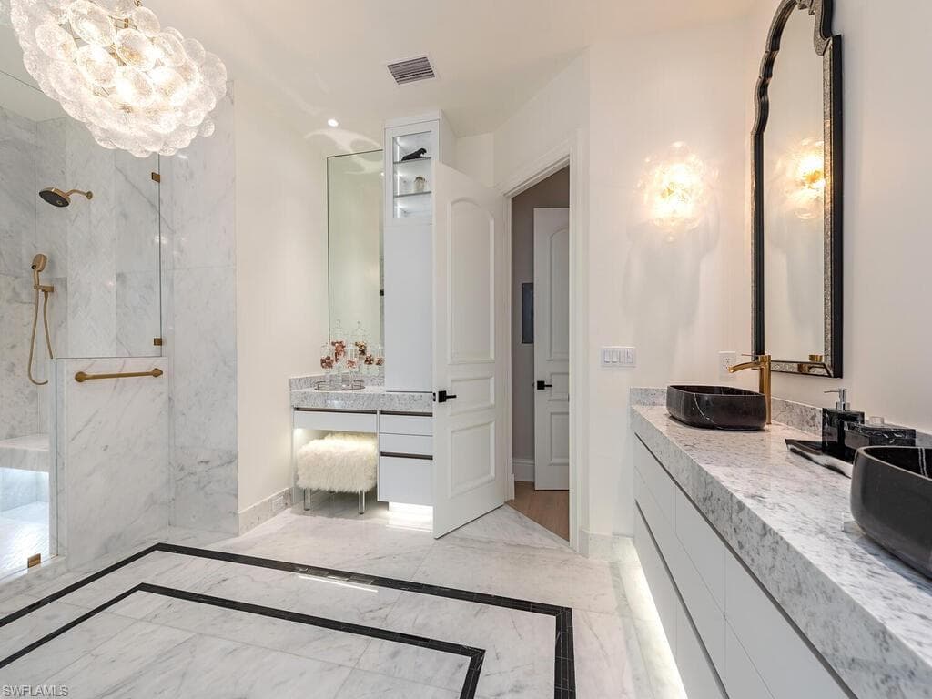 9129 The Ln, Naples, FL 34109-10