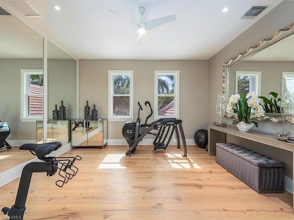 9129 The Ln, Naples, FL 34109-20