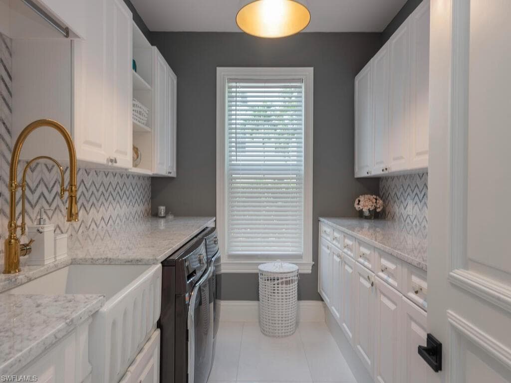 9129 The Ln, Naples, FL 34109-21