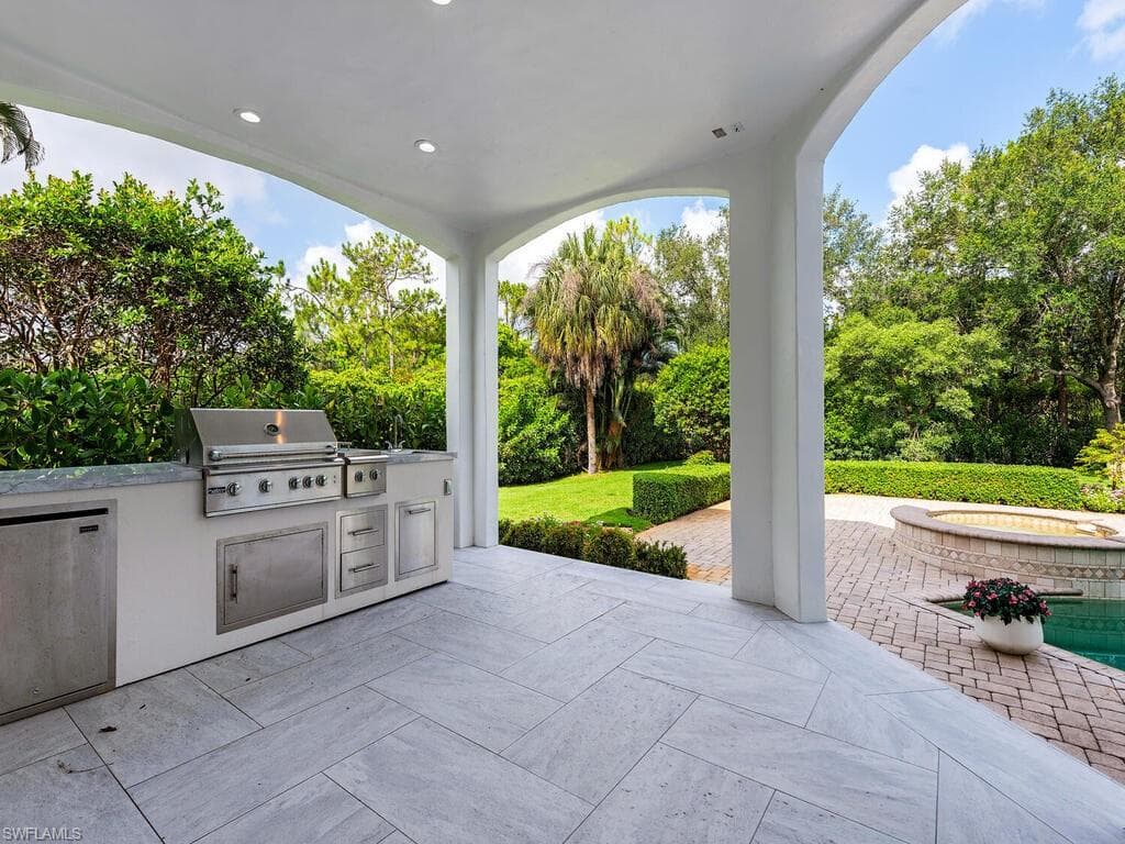 9129 The Ln, Naples, FL 34109-23