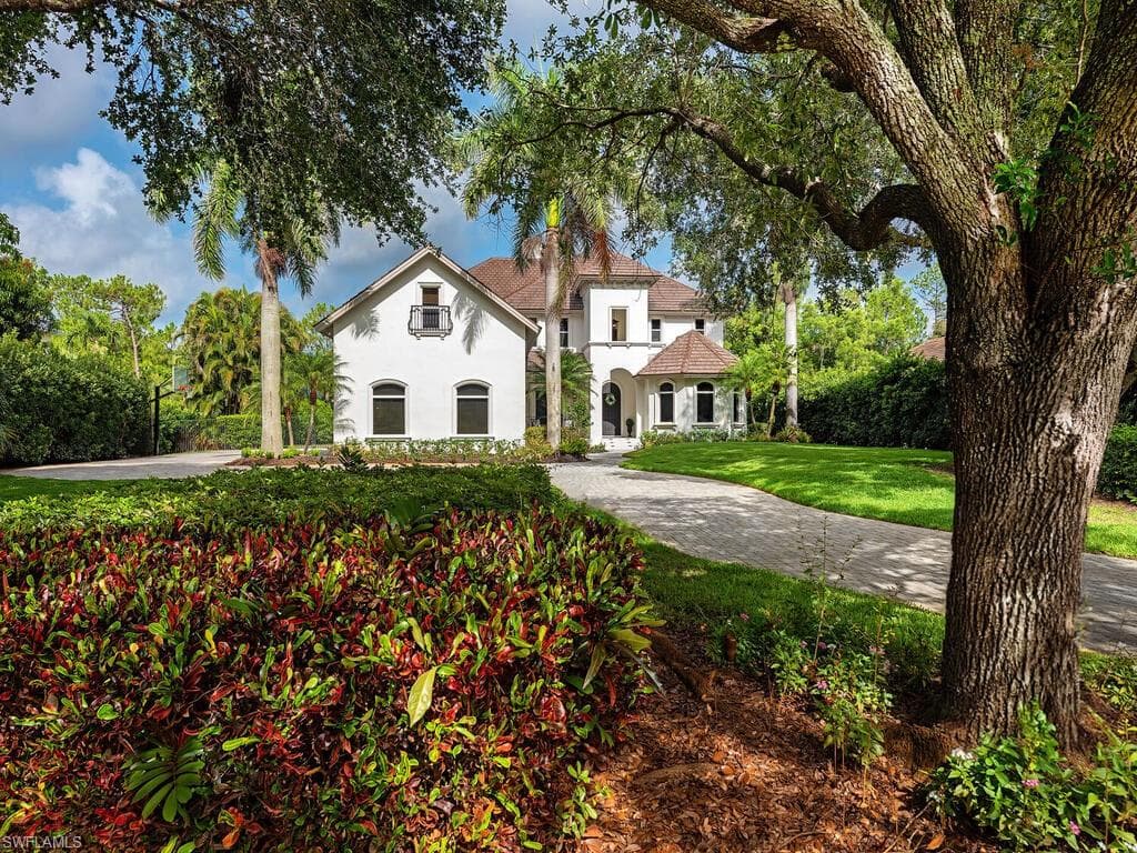 9129 The Ln, Naples, FL 34109-1