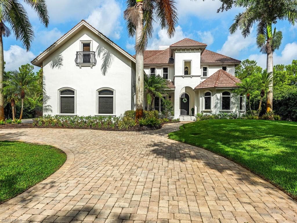 9129 The Ln, Naples, FL 34109-2