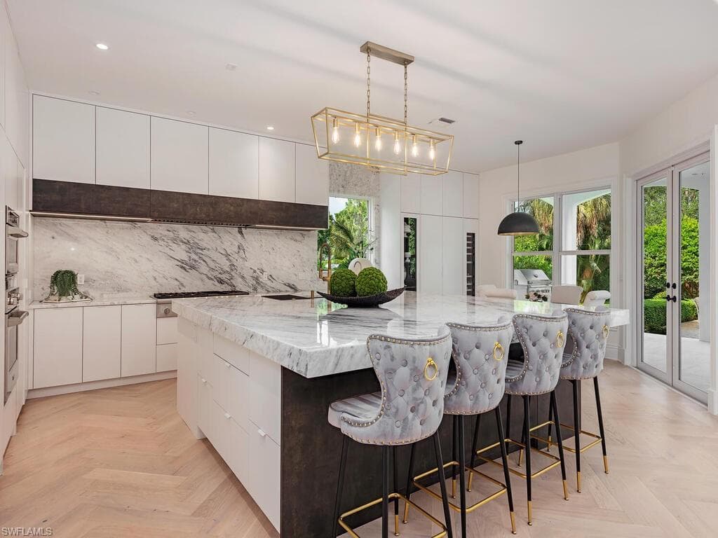 9129 The Ln, Naples, FL 34109-7