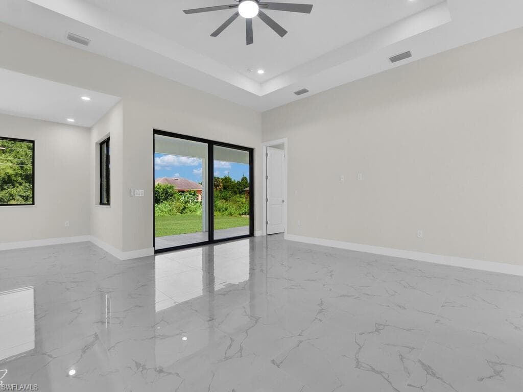 503 Lincoln Blvd, Lehigh Acres, FL 33936-7