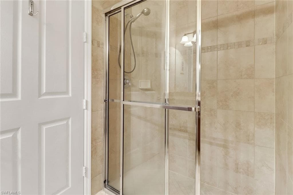 6526 Monterey Pt 102, Naples, FL 34105-22