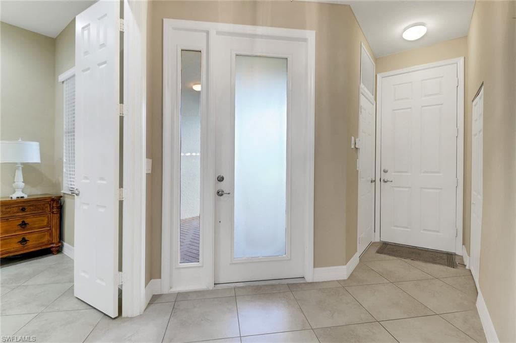 6526 Monterey Pt 102, Naples, FL 34105-2