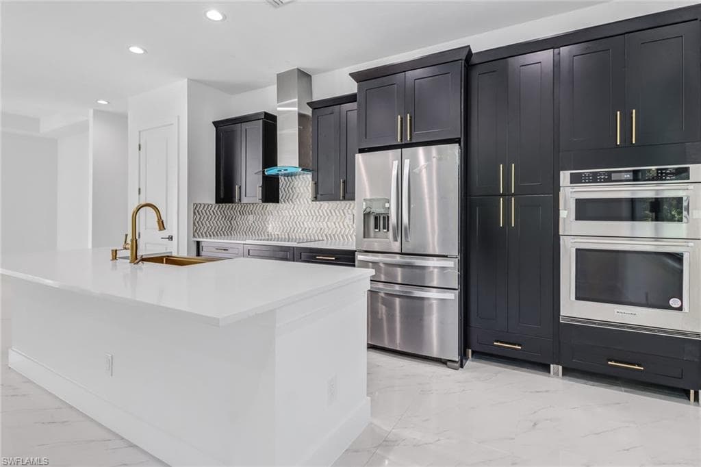 491 9th St SW, Naples, FL 34117-21