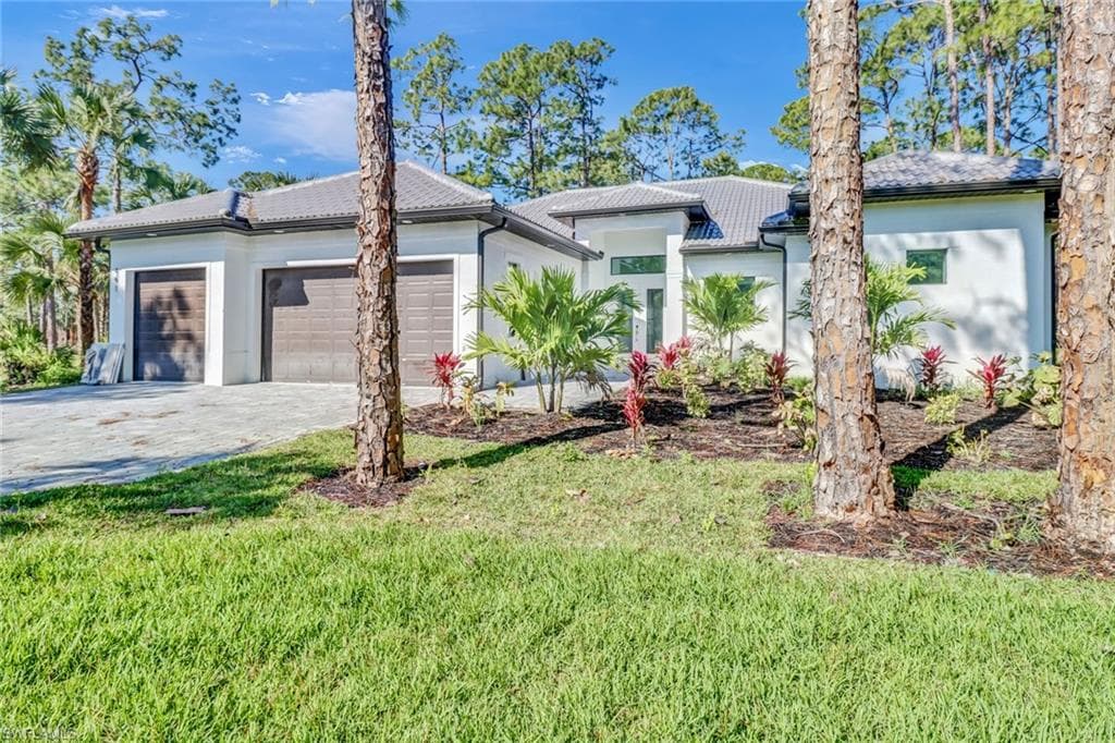 491 9th St SW, Naples, FL 34117-2