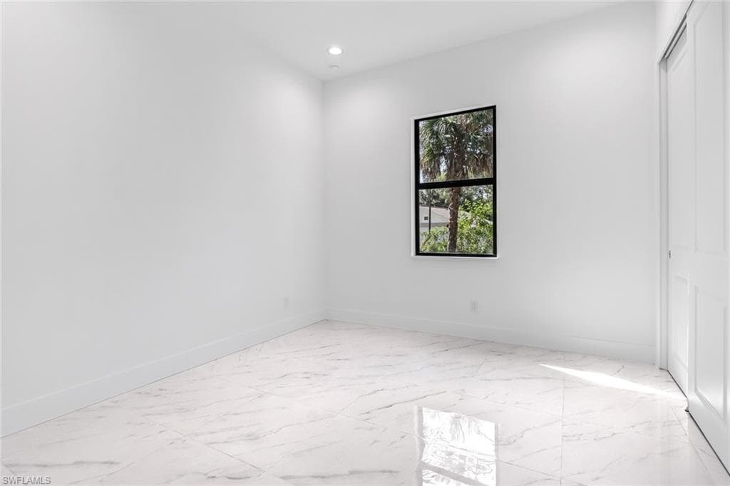 491 9th St SW, Naples, FL 34117-33