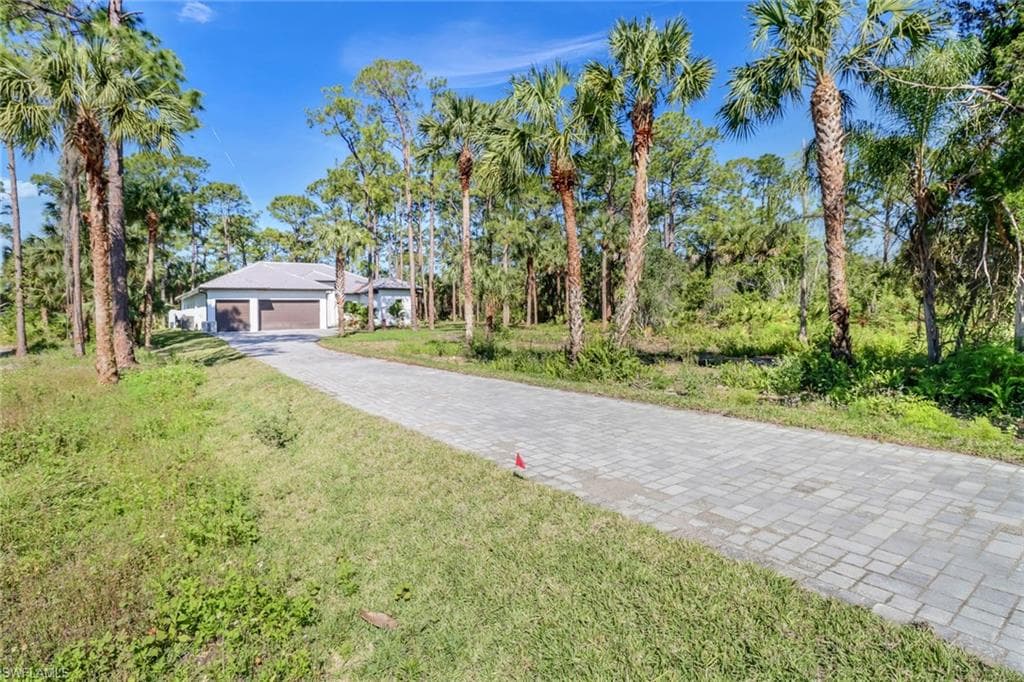 491 9th St SW, Naples, FL 34117-3