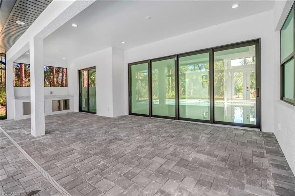 491 9th St SW, Naples, FL 34117-41